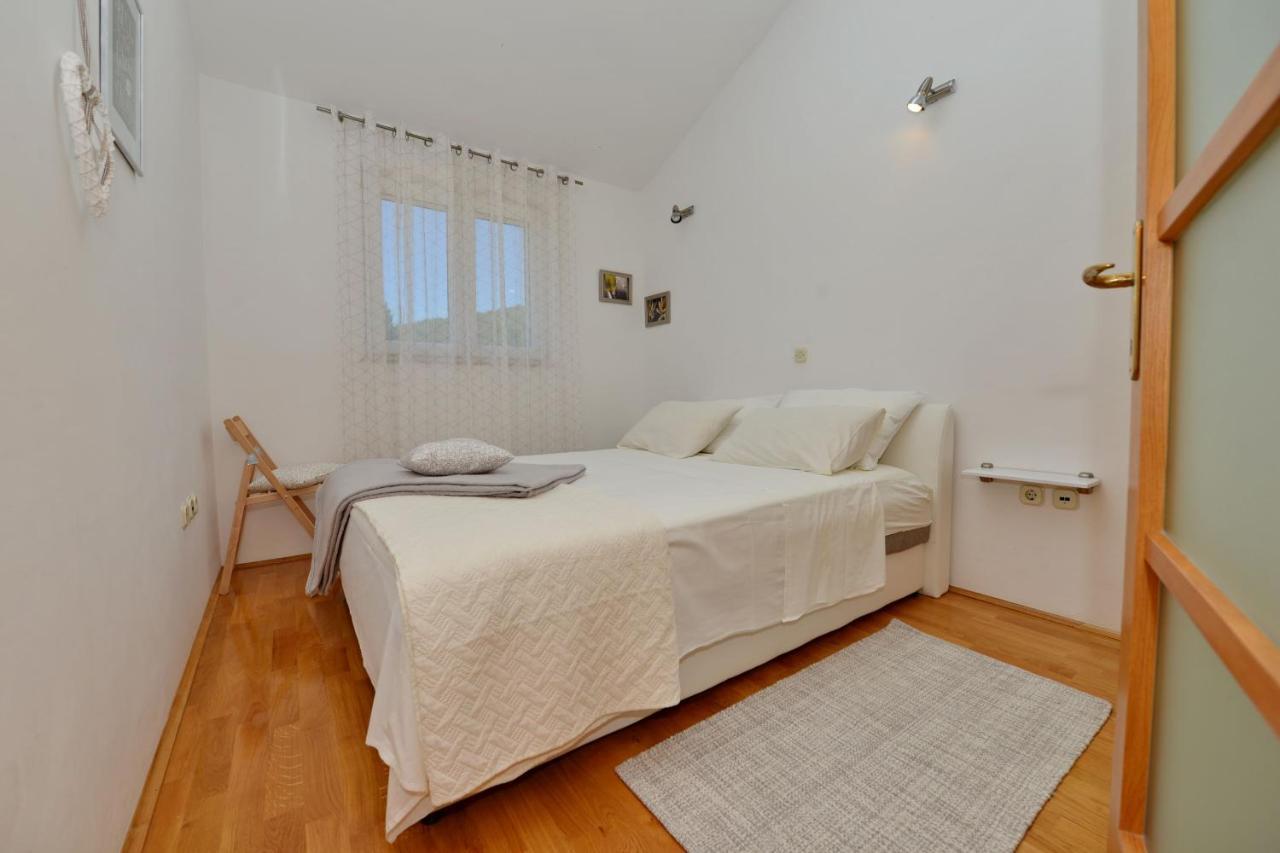 Apartmani Vila Karla, Dobropoljana, Otok Pasman Exterior foto