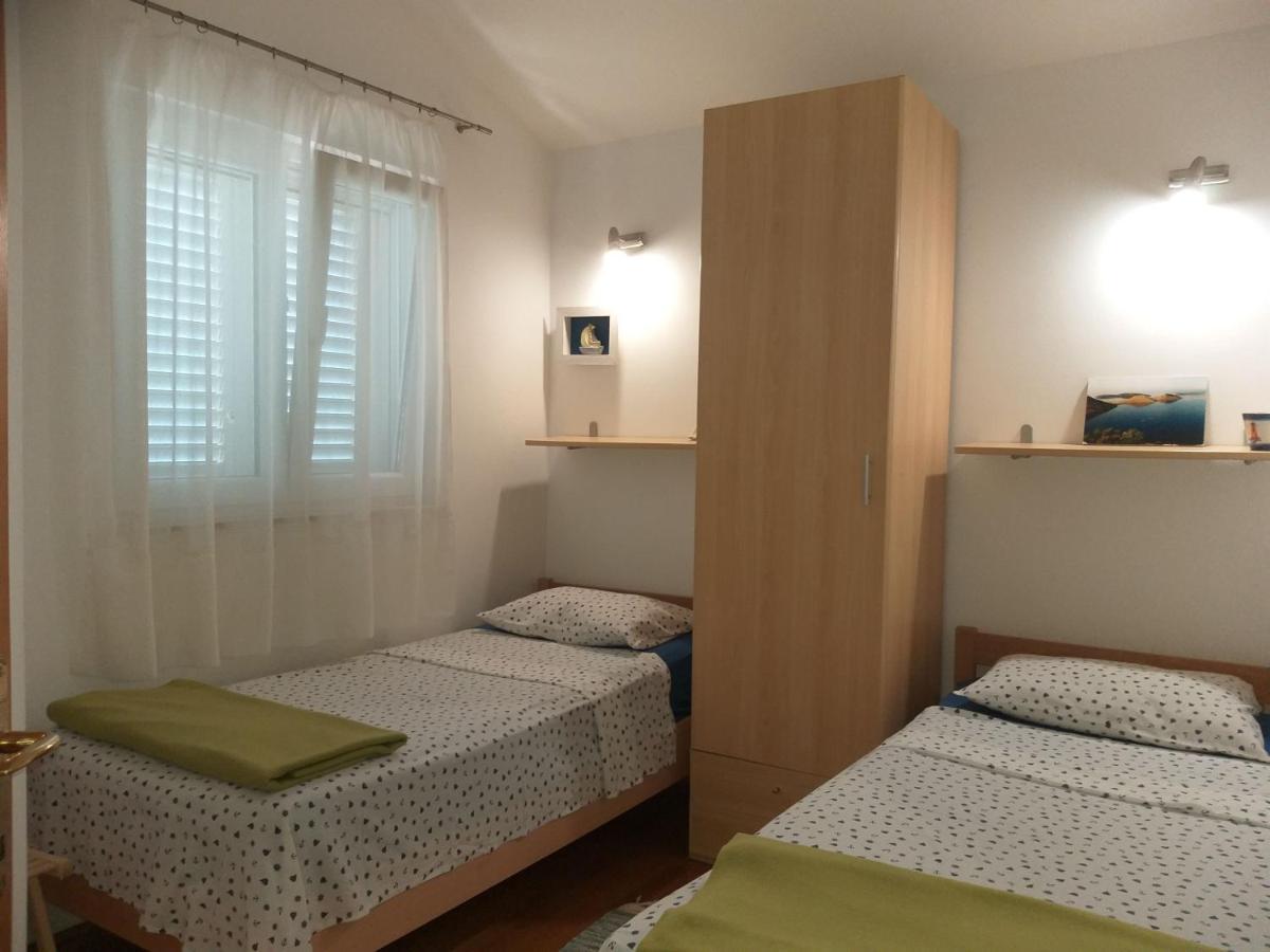 Apartmani Vila Karla, Dobropoljana, Otok Pasman Exterior foto
