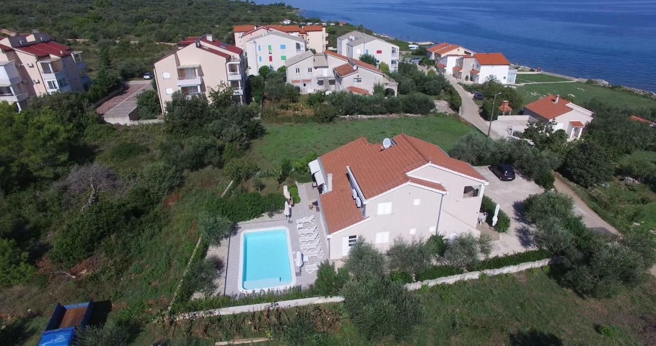 Apartmani Vila Karla, Dobropoljana, Otok Pasman Exterior foto